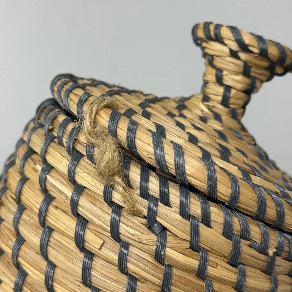 Handwoven Coiled Grass Basket with Tethered Lid – Natural & Black